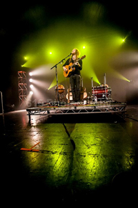 Photo Of Newton Faulkner © Copyright Robert Lawrence