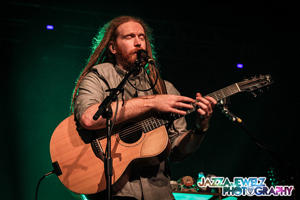 Photo Of Newton Faulkner  © Copyright Jazza Wallace